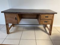 stylischer Schreibtisch aus massiv Holz, Betonoptik, Vintage Berlin - Hellersdorf Vorschau