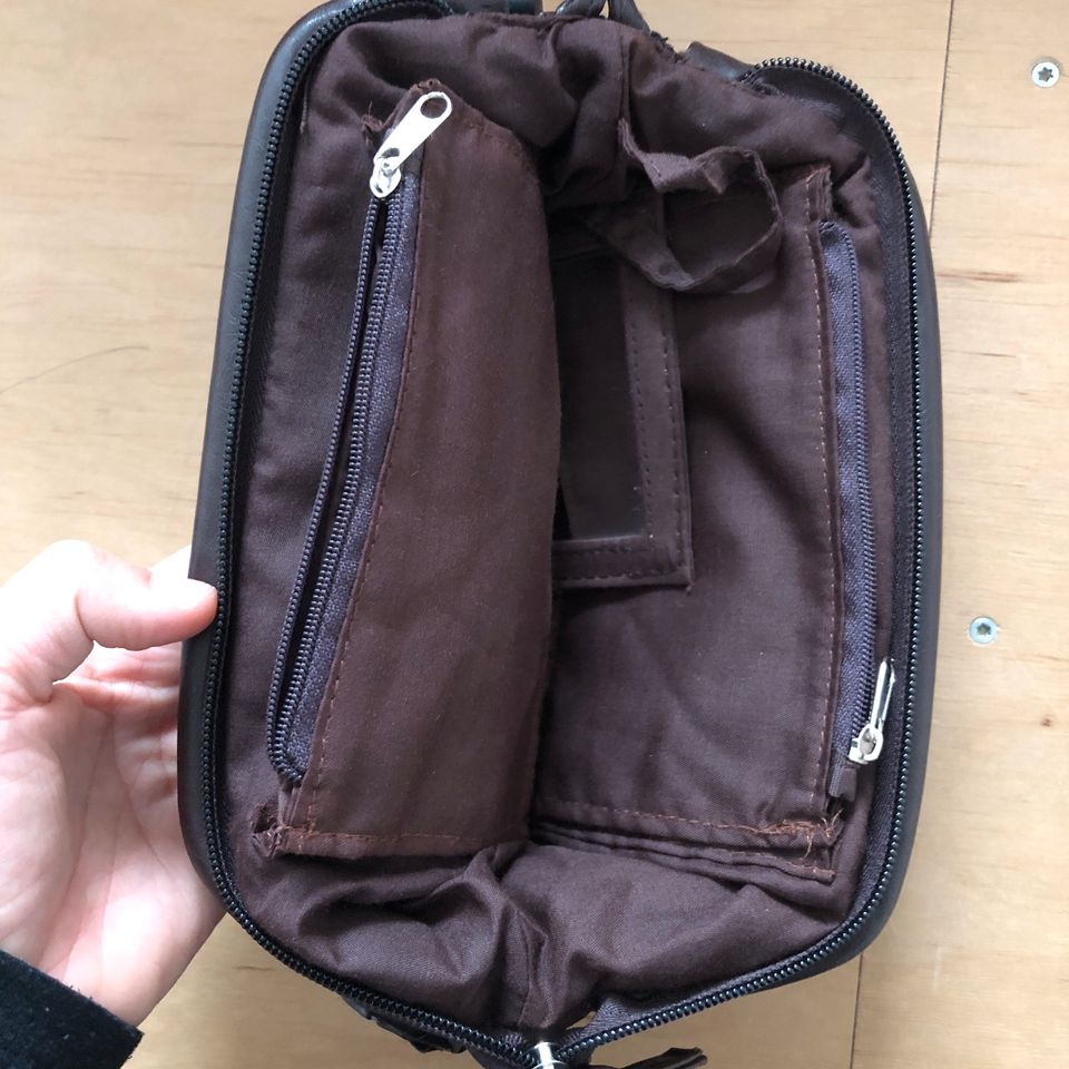 Damen Echtleder Kulturtasche Tasche Clutch Portemonnaie in Leipzig