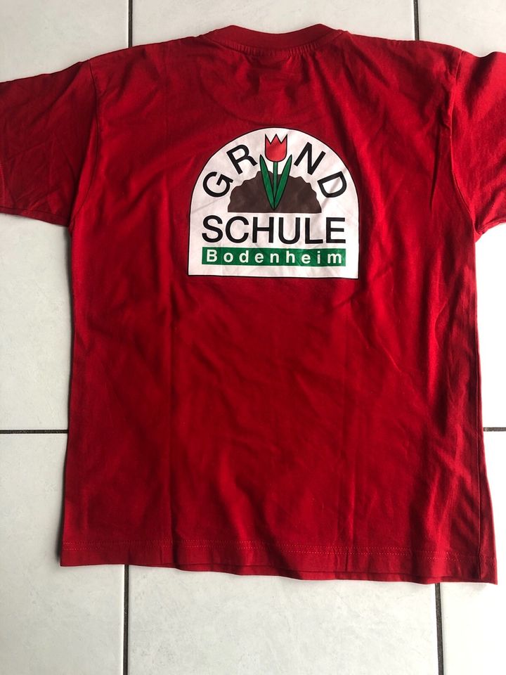 Rotes T-Shirt Größe 164 Grundschule Bodenheim in Nackenheim