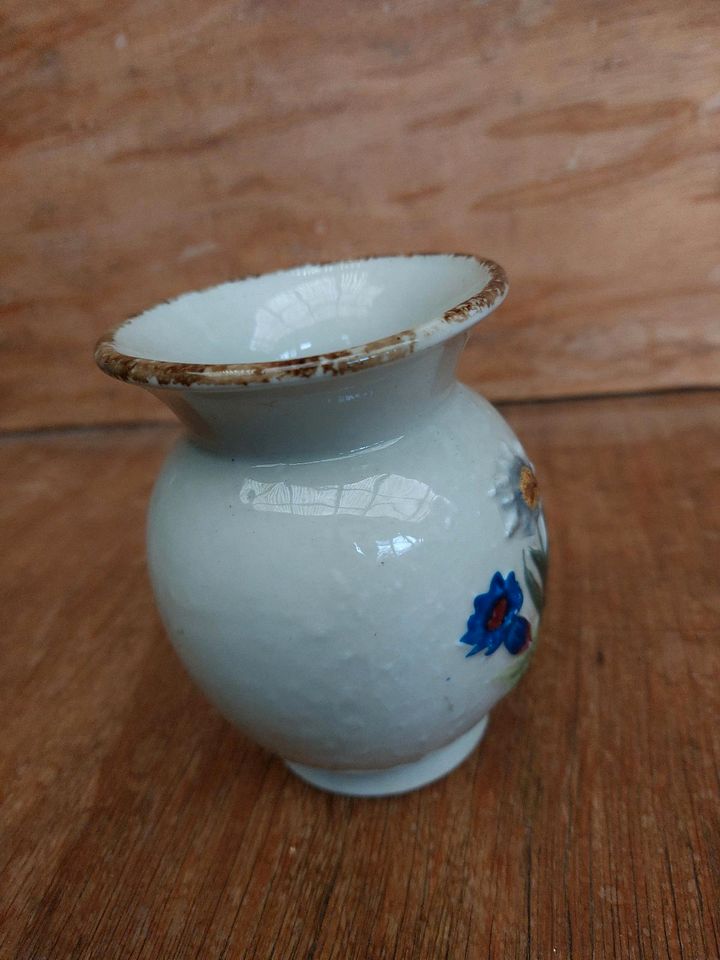 Vase, kleine Porzellanvase, in Schortens