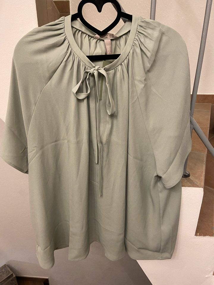 H&M Blusenshirt Bluse Gr.XL Salbei neu in Dorsten