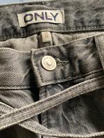 Jeans ONLY Gianna Straight 28/32 Hessen - Gersfeld Vorschau
