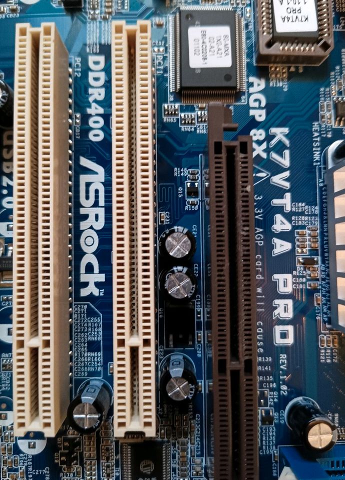 ASRock K7VT4A Pro - Socket 462 Mainboard in Ingolstadt