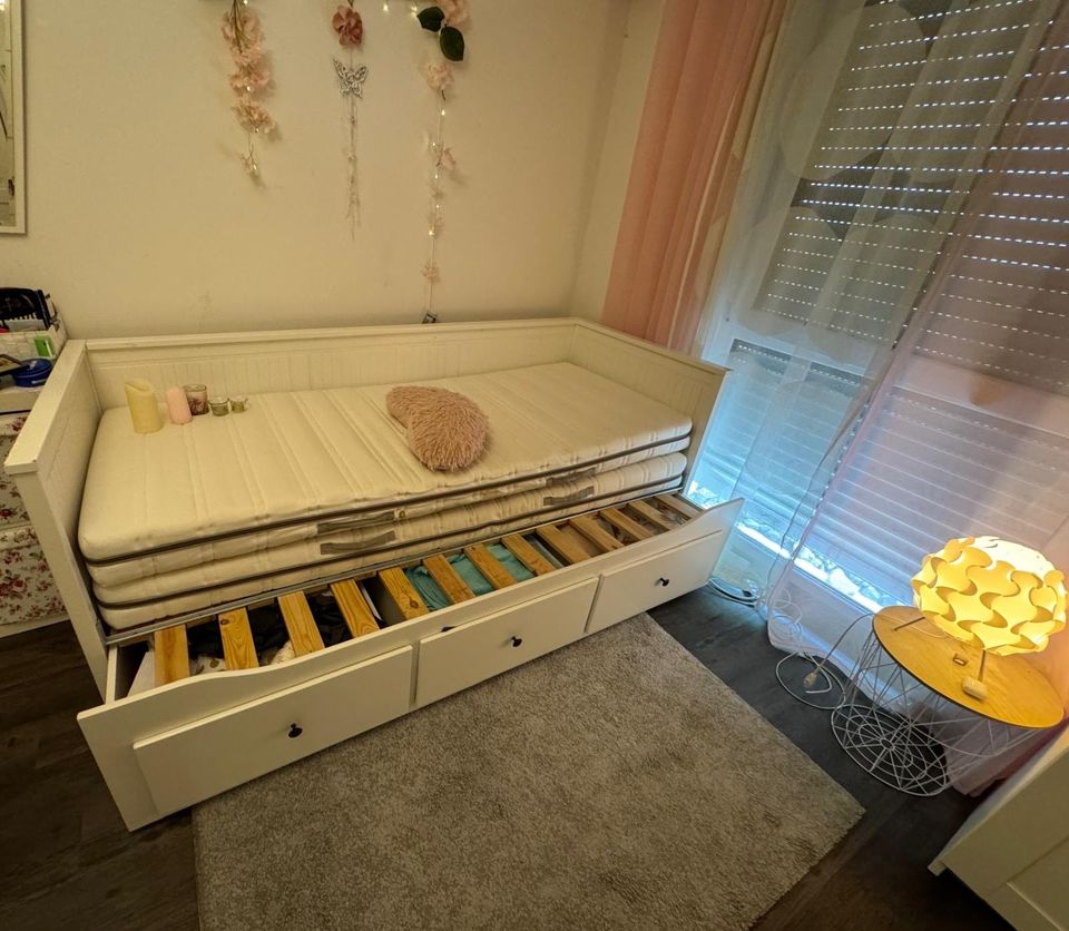IKEA Tagesbett mit 3 Schubladen, weiß in Hildesheim