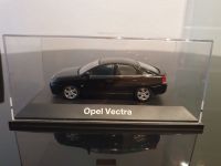 Opel Vectra C GTS schwarz Metallic m. Vitirine 1:43 TOP Niedersachsen - Cuxhaven Vorschau