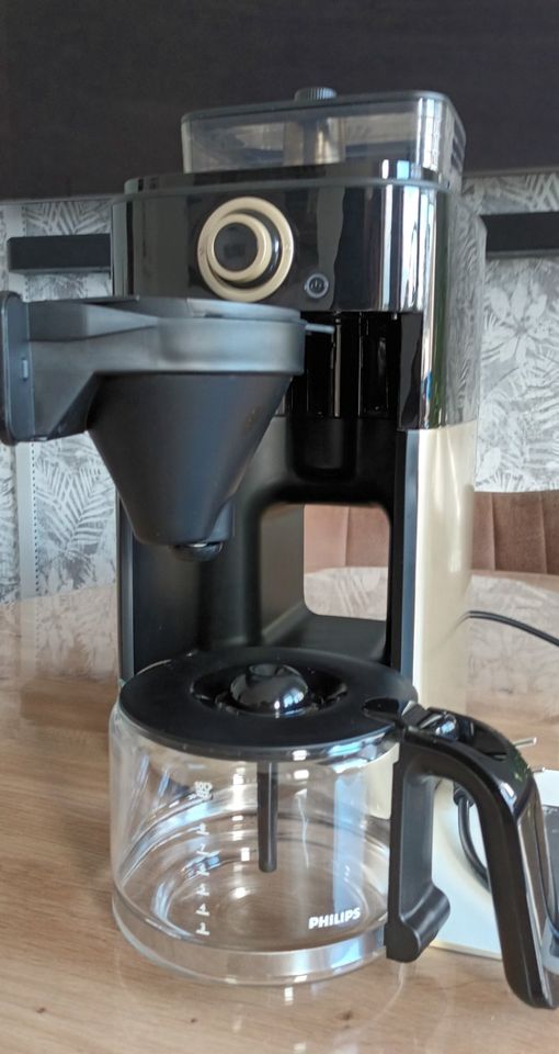 KAFFEEMASCHINE PHILIPS HD7768 SCHWARZ/GOLD MIT MAHLWERK UND TIMER in Sonneberg