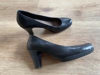 Tamaris schwarzer Leder Pumps Größe 38 Hessen - Schenklengsfeld Vorschau