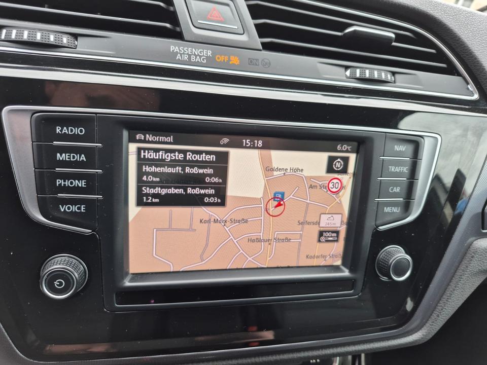 VW Touran Highline R- Line DSG 8x Alu AHK LED Sitzhzg Voll. in Roßwein