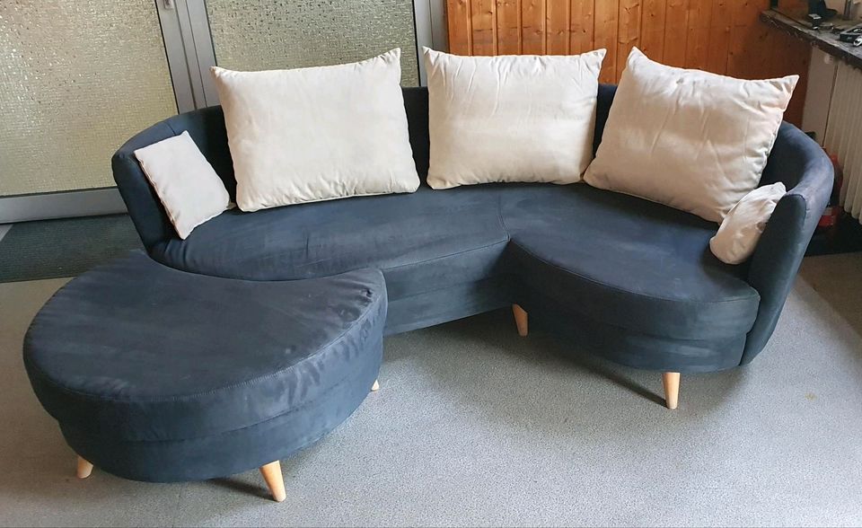 Couch / Sofa mit Hocker in Pfungstadt