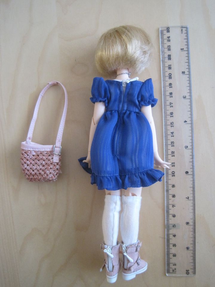 Azone Anime Doll Puppe lilitiert BJD Fashion Doll Komplettoutfit in Wuppertal