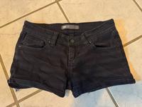 Kurze Hose Levi’s Schwarz Gr. 25 Hessen - Hungen Vorschau