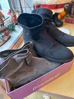 2 Paar neue Stiefeletten Gr 40 beige u schwarz Hessen - Kirchhain Vorschau