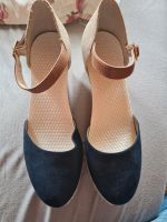 Damen Schuhe mit Keilabsatz 2 Paar für jeweils 15 Euro Bochum - Bochum-Wattenscheid Vorschau