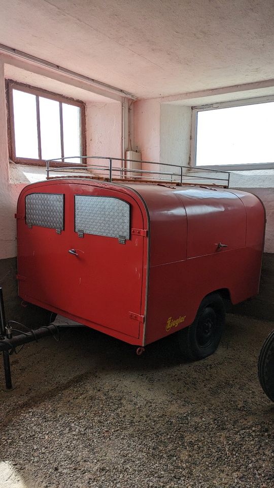 TSA Anhänger, Feuerwehranhänger, Mini Wohnwagen Traktor, 1960 in Unterneukirchen