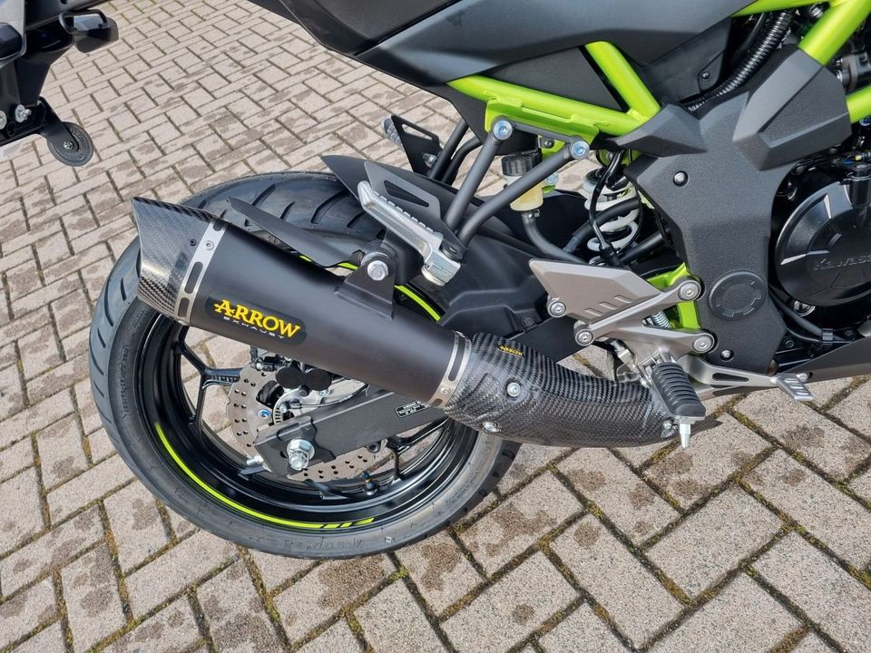 Motorrad Bike Kawasaki Z 125 ABS Performance 4 Jahre Garantie in Barchfeld