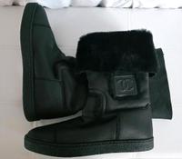 Chanel Leder Stiefel gefüttert Lammfell Schwarz Gr. 37 Hessen - Bad Vilbel Vorschau