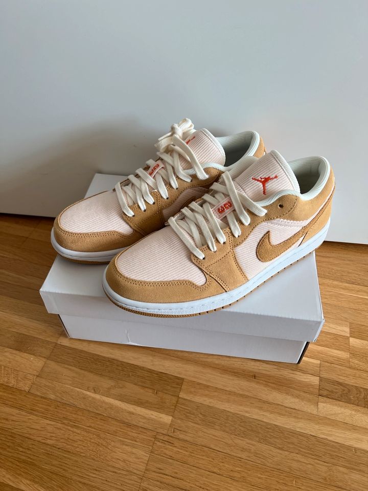 Air Jordan 1 Low SE Travis Scott Cactus Jack 40,5 in München