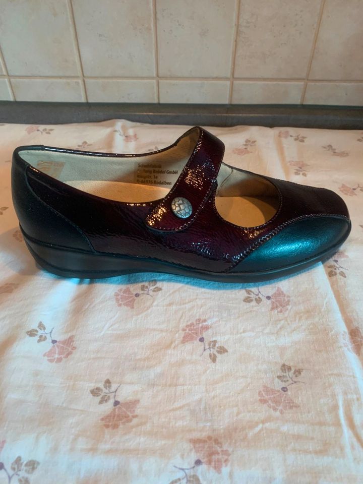 Schuhe Ballerina schwarz-bordeaux Gr. 5 Weite H von Hallux *neu* in Berlin