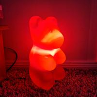 Stehlampe Lampe Gummibär rot Nachttischlampe Nachttisch Schleswig-Holstein - Ammersbek Vorschau