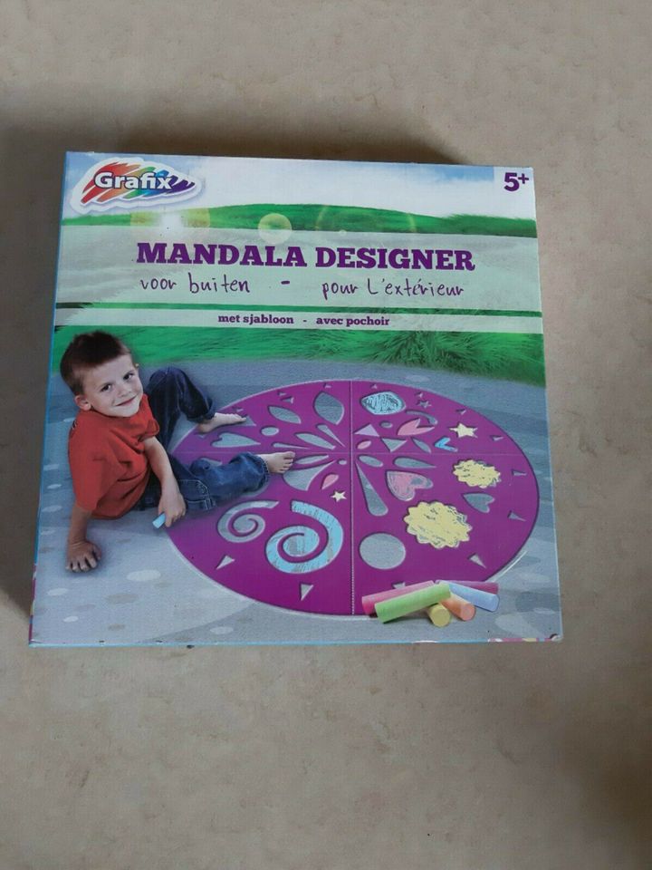 Mandala-Designer mit Kreide in Elfershausen