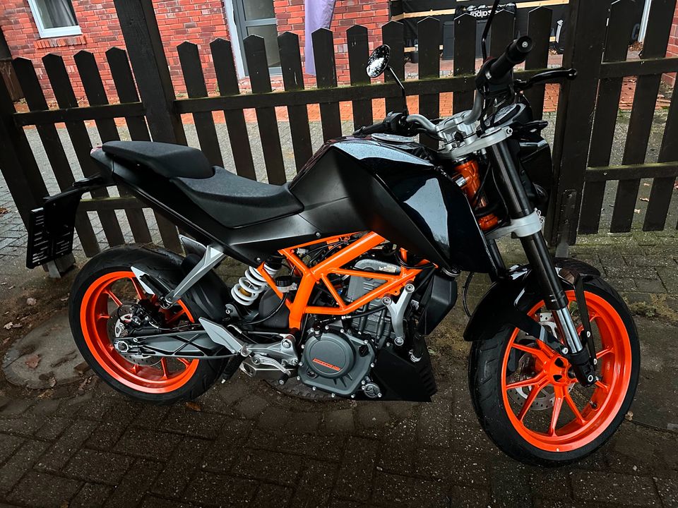 KTM Duke 390 in Osterwald