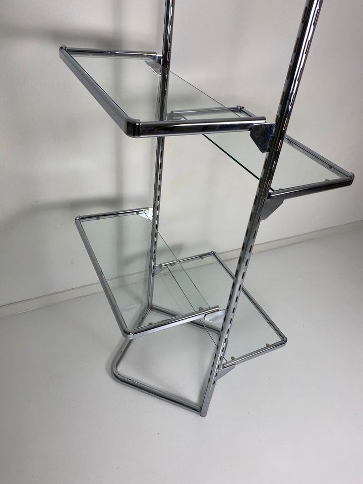 Vintage Chrom Regal Bauhaus Space Age Mid Century Vitrine in Hannover