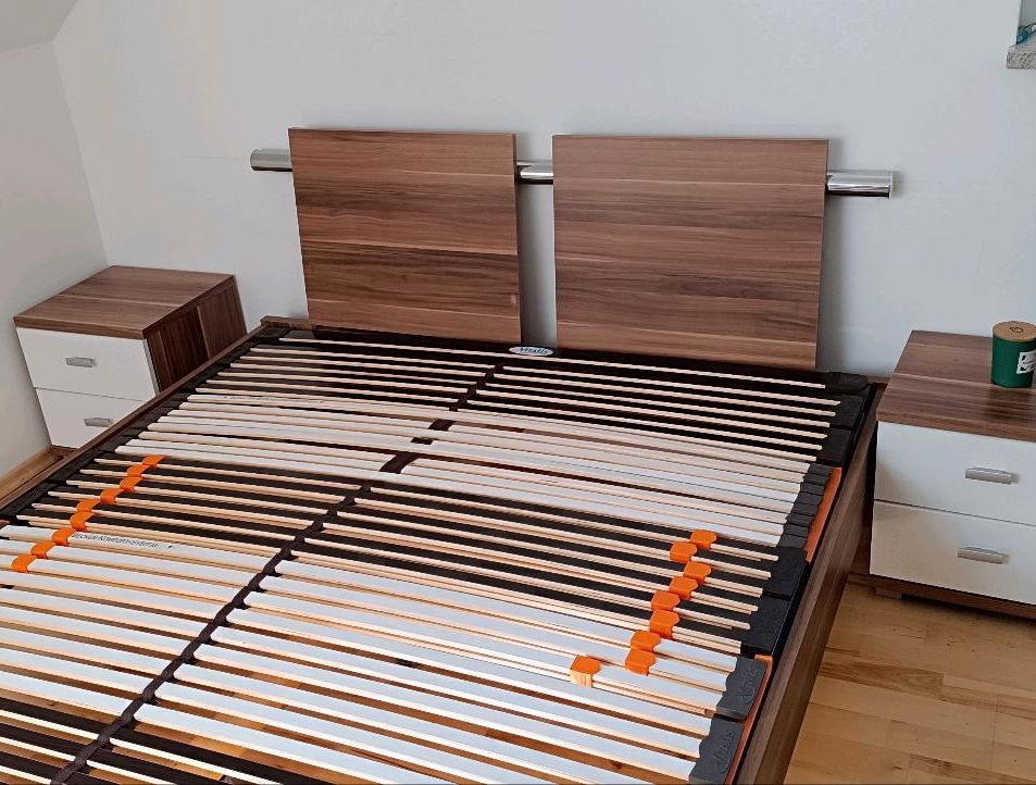 Jugend-Bett mit Beistelltisch in Felixsee