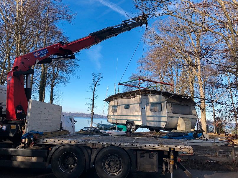 Wir transportieren Ihr Vorzelt, Dauerstandzelt oder Wohnwagen in Seeshaupt