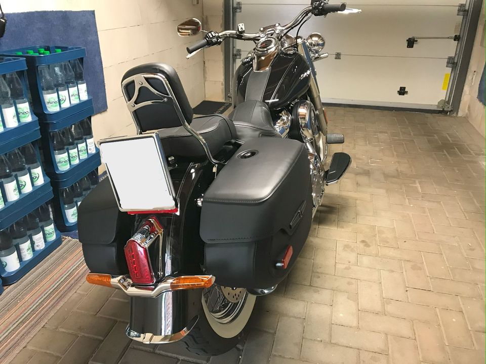 Harley Davidson FLDE Softail Deluxe mit Jekill & Hyde in Delmenhorst