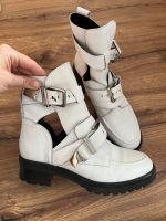 Top Sacha Boots Stiefeletten Leder weiß Schnallen Cut Outs 40 Niedersachsen - Rühen Vorschau