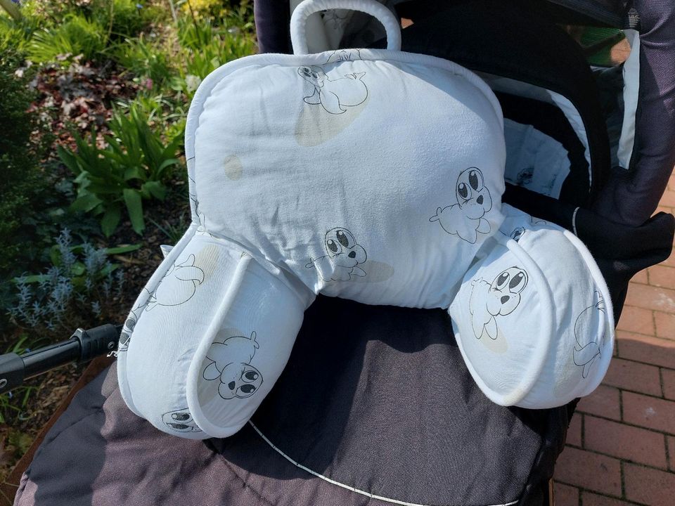 Großer Trille Hippa Light Kinderwagen in Wattenbek