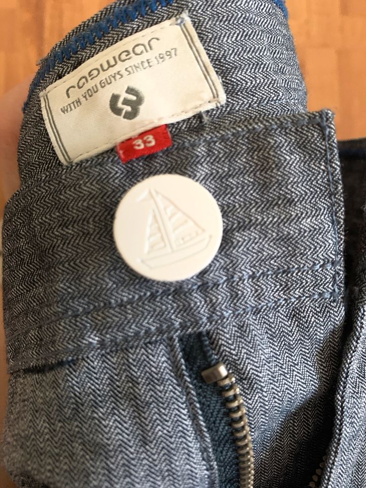 Ragwear kurze Hose blau grau (Größe 33) in Hamburg