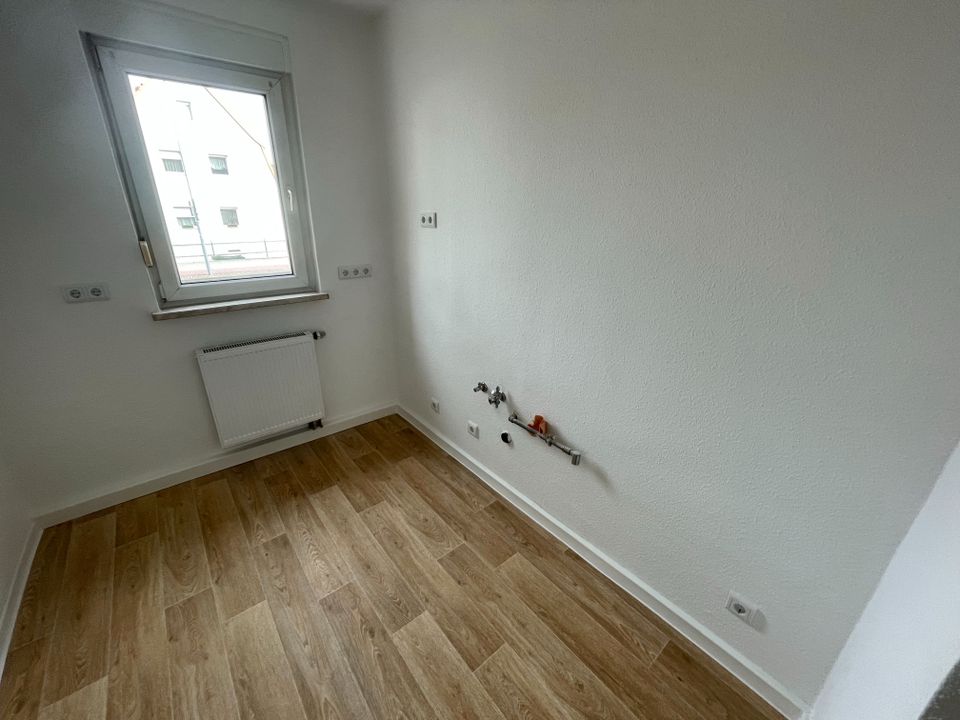 Neues frisch saniertes Zuhause mit Balkon und neuem Duschbad im EG in Merseburg