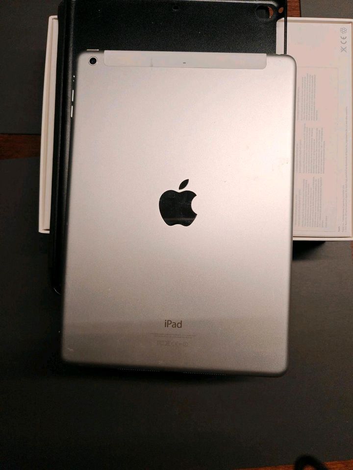 Apple iPad Air WiFi Cellular LTE Sim 64GB WHT A1475 in Winnenden