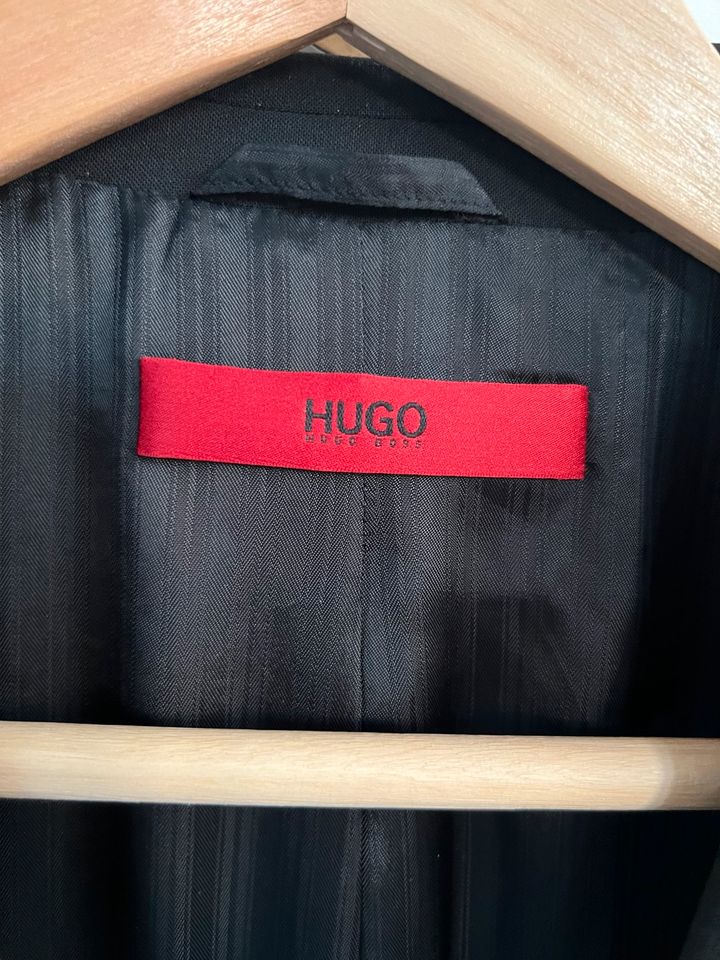 Hugo Boss Anzug Jacke und Hose in Köln
