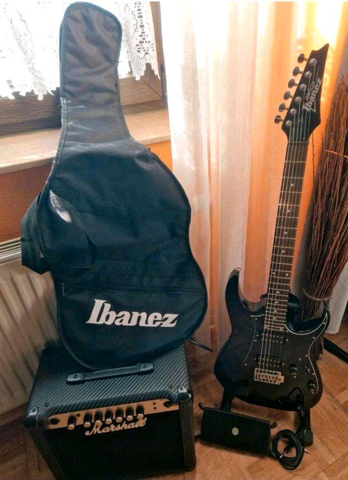 E-Gitarre Ibanez Gio mit Marshall Verstärker und Zubehör in Veitsrodt