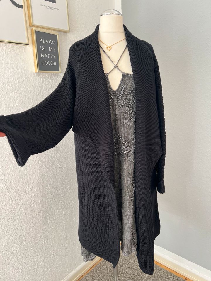 ❤️  H&M langer Cardigan Strickmantel Jacke XS S schwarz in Bonn