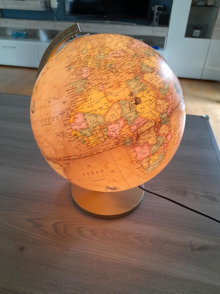 Globus mit Beleuchtung in Recklinghausen