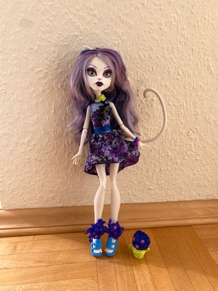 Monster High Puppe Catrine in Eppstein