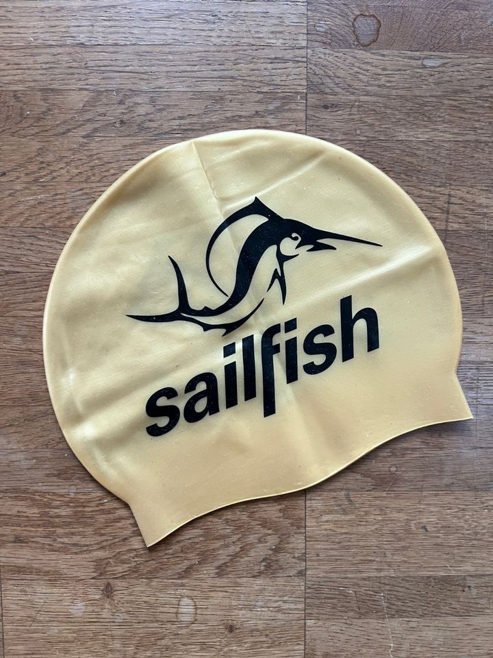 Sailfish Badekappe Gold Neu in Darmstadt