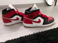 Nike Air Jordan 1 Mid "Chicago Style" – Größe 44,5 EU – NEU Nordrhein-Westfalen - Düren Vorschau