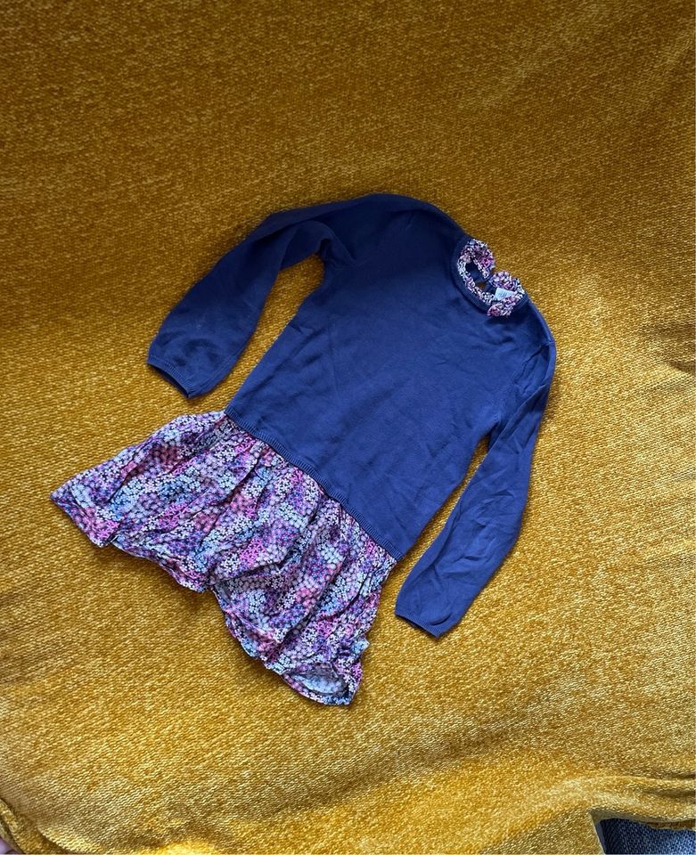 122/128 Kleid Pulloverkleid zarter Strick H+M Mädchen Rock blau in Grevesmuehlen