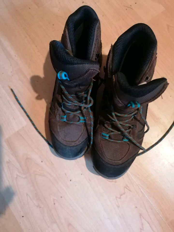 Wanderschuhe von Decathlon Quechua in Bottrop