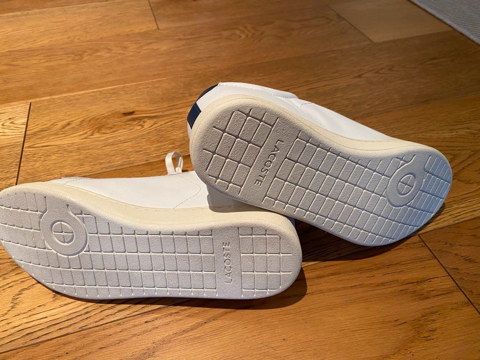 Lacoste, Sneakers Carnaby Evo, GR. 39,5, NEU, weiß/blau in Oetzen