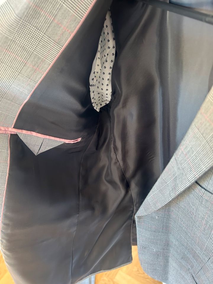 Herren-Anzug, Glencheck, grau, nur 1 x getragen, skinnyfit, Gr.50 in Berlin