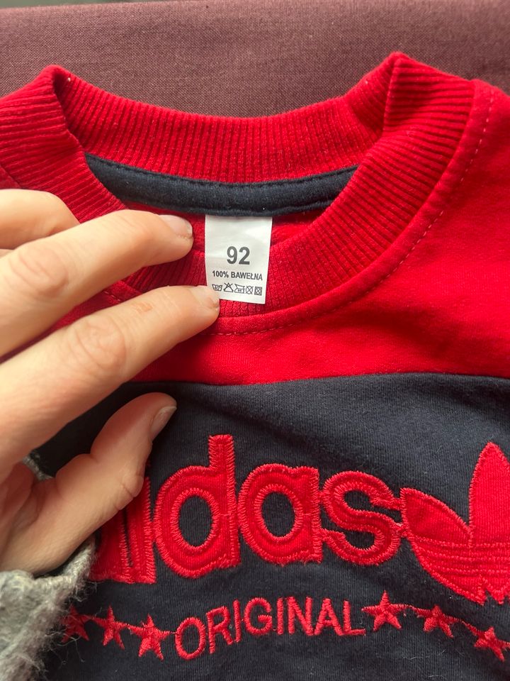 Adidas Sweatshirt Pullover Größe 92 in Stuhr