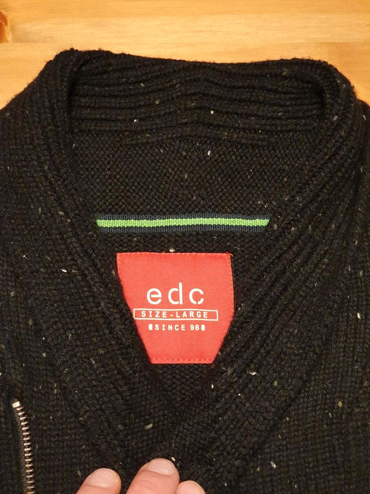 Pullover edc L schwarz in Essen