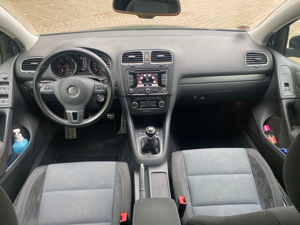 VW Golf 6 VI 1.6Tdi*KeylessGo*Bi-Xenon*Led TFL*Dynaudio*HU05/2026 in Düsseldorf