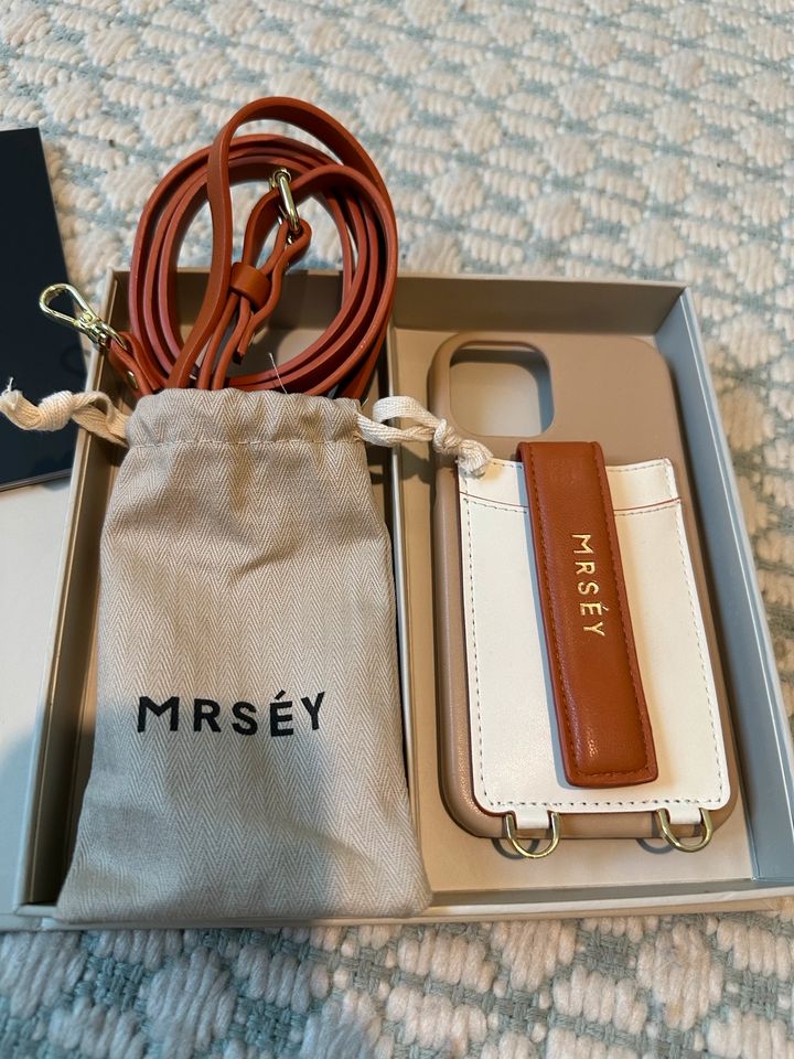 OVP‼️OP 89€: iPhone12 Case mit Strap von MRSÉY in Hirschberg a.d. Bergstr.