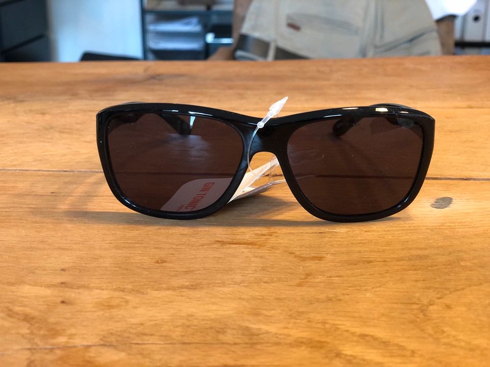 NEU Sonnenbrille Gin Tonic-UVP 29,98 Euro in Hamburg-Nord - Hamburg  Hohenfelde | eBay Kleinanzeigen ist jetzt Kleinanzeigen